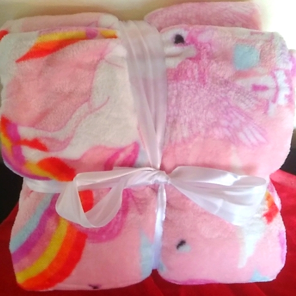 Other - NWT Throw Plush Unicorn 50" X 60"
